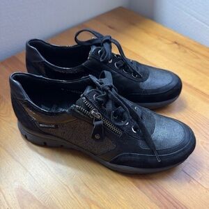 Mephisto black sneakers size 6.5